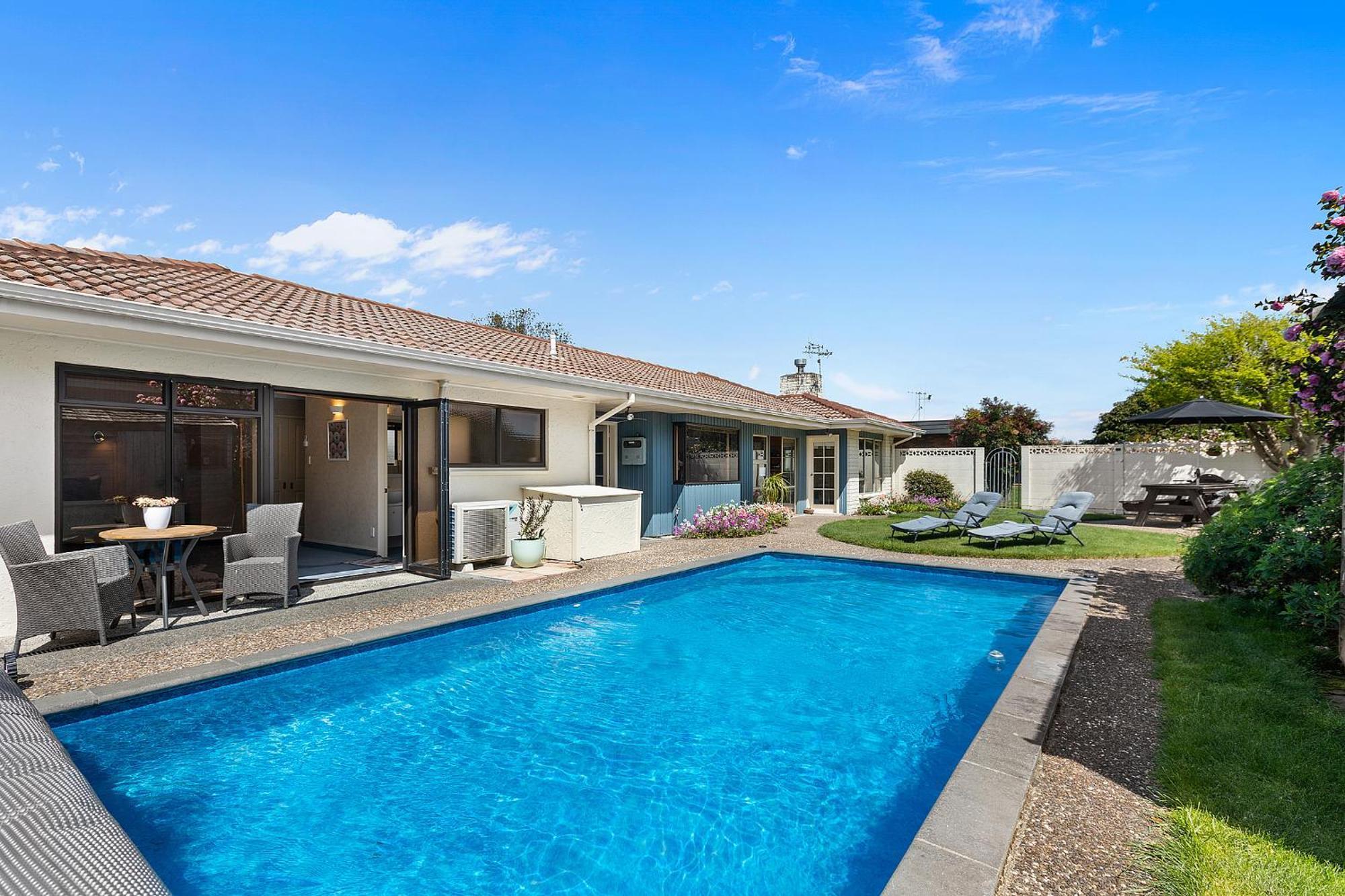 Hamilton Summer Treat- 4 Bedroom With Pool Exterior photo
